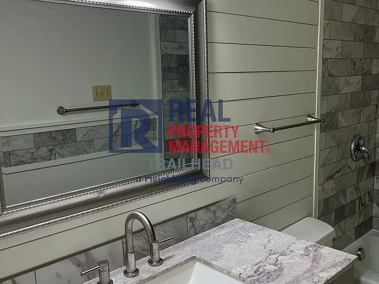 6400 Espana Dr — Photo 15