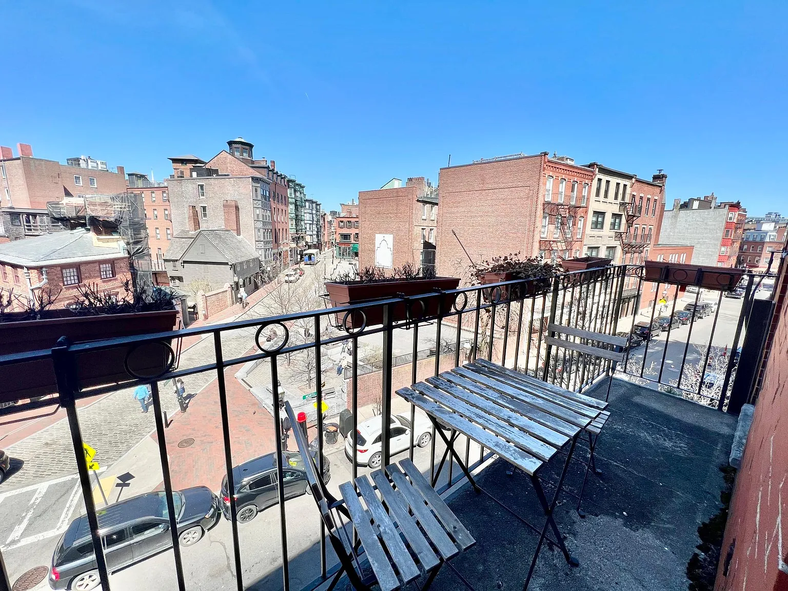 187 North St — Photo 1