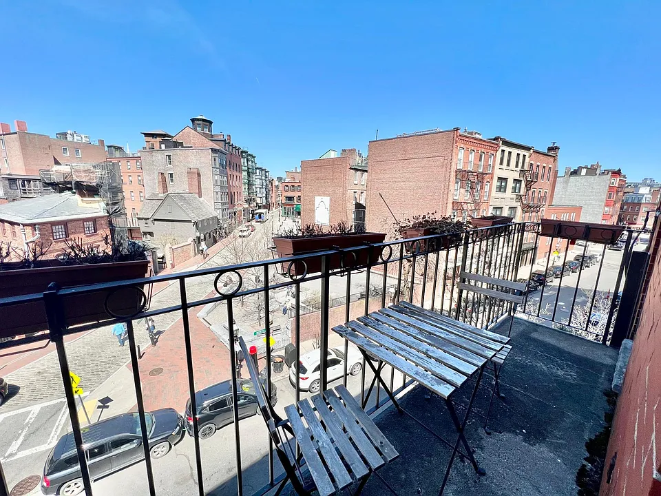 187 North St #8