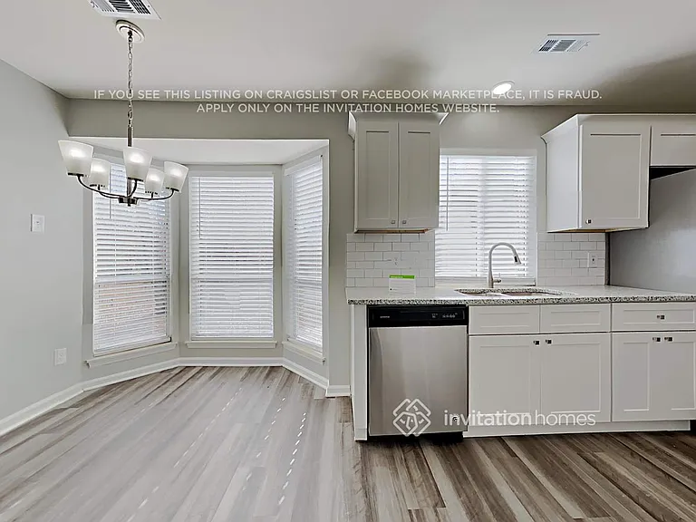 9500 Pondside Ln — Photo 11