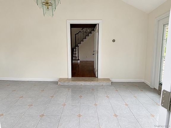 2nd image of 141 Buckingham Rd
