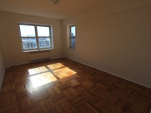 5th image of 6561 Saunders St APT 8Q