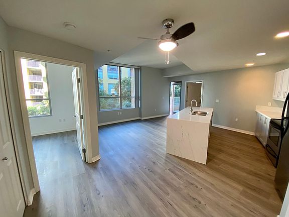 3rd image of 253 10th Ave Unit 320
