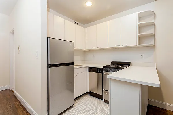 Rented by Mirador Real Estate | media 22