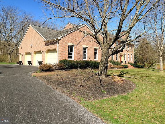 2nd image of 2564 Apple Green Cir