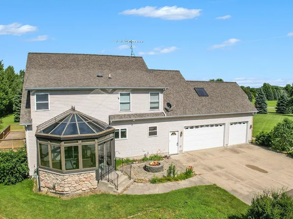 2325 Kristen Way, Charlotte, MI 48813