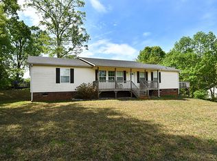 5211 Foley Dr, Hickory, NC 28602