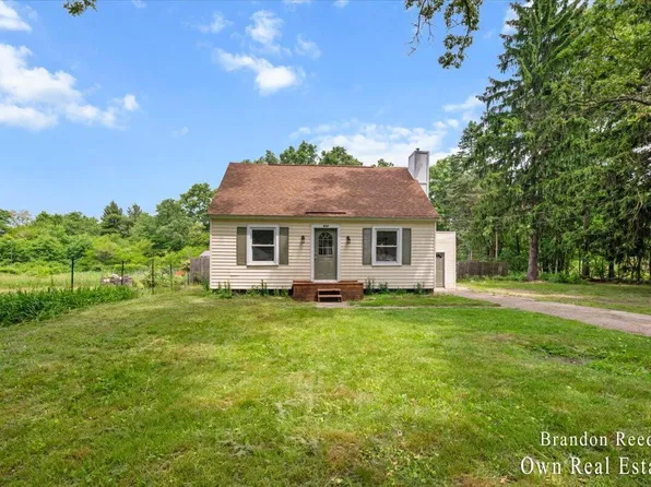 632 W River Rd, Muskegon, MI 49445