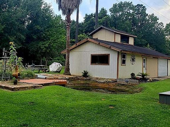 Back yard, big pond, firepit