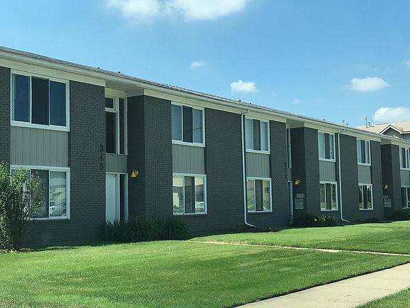 2nd image of 328 E Elmwood Ave #21