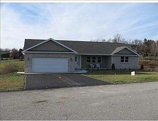 5th image of 105 N Hazelnut Dr
