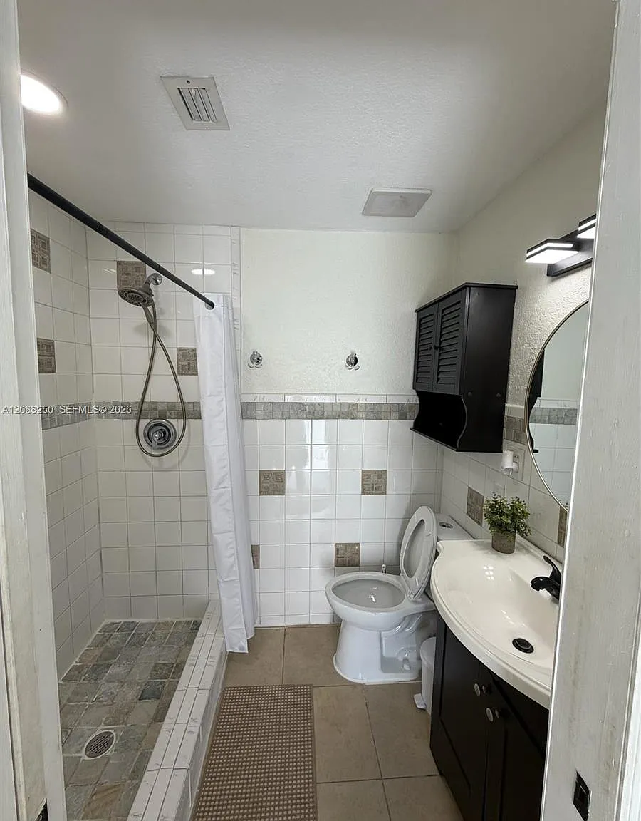 Country Lake Manors Sec 2 — Photo 2