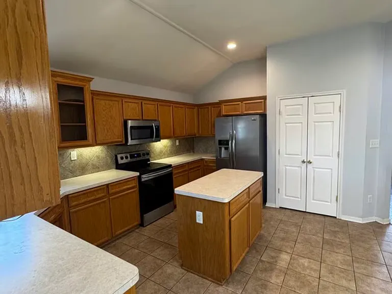4301 Capri Dr — Photo 12