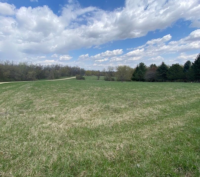 2nd image of 13-122 Quail Hollow Dr