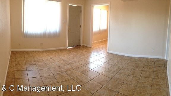 3rd image of 225 Charleston St NE #225