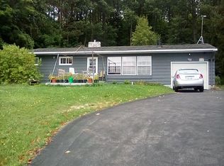 800 Eden Hill Rd, Beulah, MI 49617