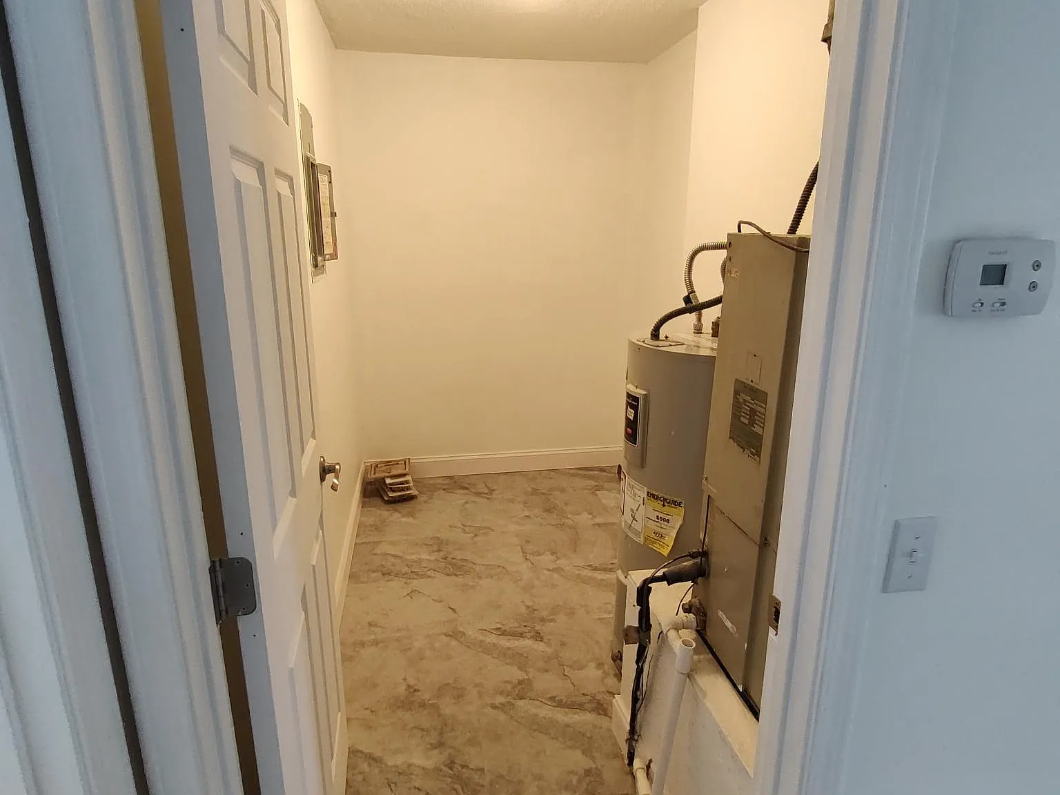 2 bed, 7502 sqft, $850 — Photo 2