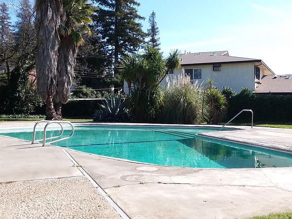 2nd image of 821 Carro Dr APT 2