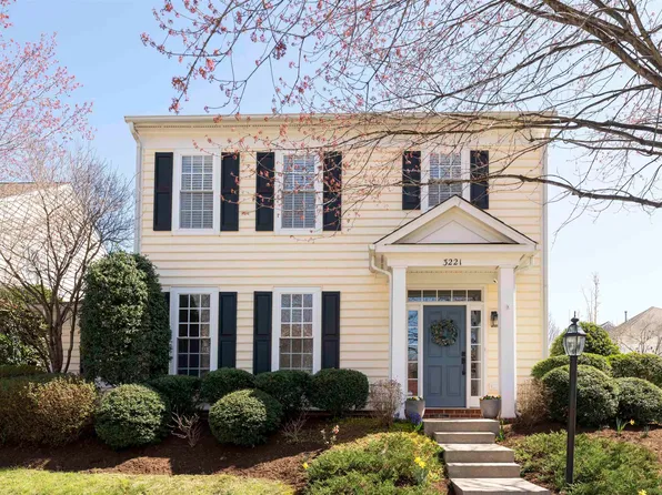 3221 Turnberry Cir, Charlottesville, VA 22911