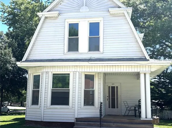 224 N Elm St, Greenville, IL 62246