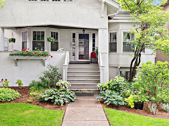 3rd image of 1021 Clinton Ave