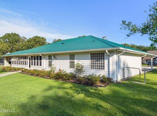 6041 Pine Tree Dr, Kiln, MS 39556