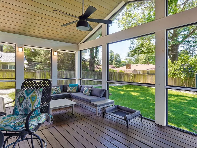 2351 S Rogers Ave — Photo 23