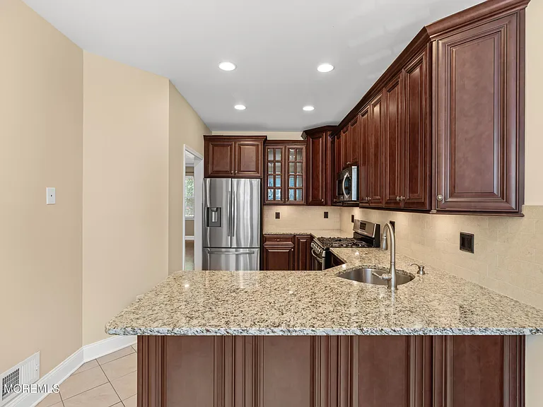 15 Faxon Dr — Photo 5