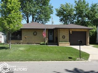 40 Mission Dr SW, Mason City, IA 50401