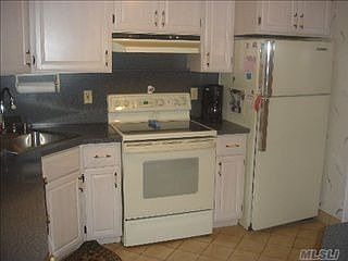 1st image of 15 Holmes Pl
