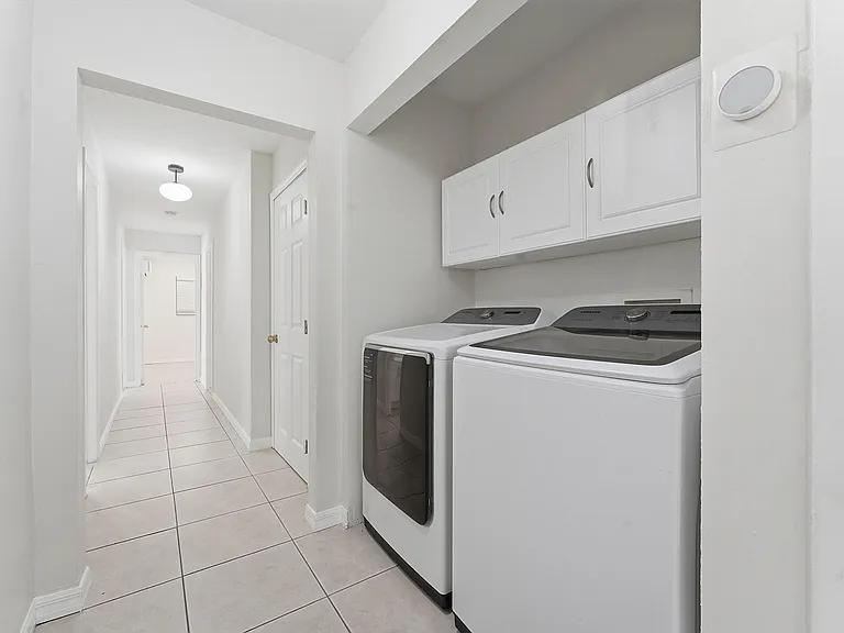 1641 NE 56th Ct — Photo 23