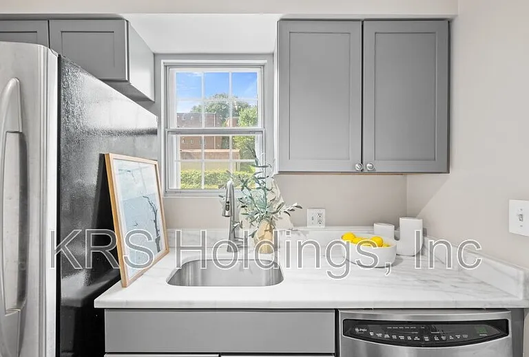 2050 N Calvert St #410 — Photo 12