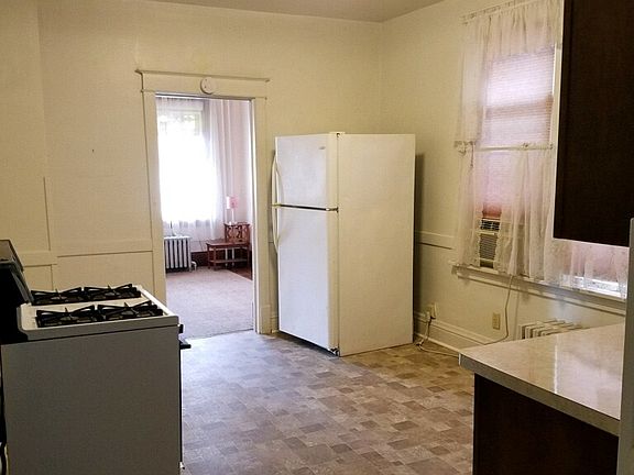 5th image of 3930 Pulaski St #1