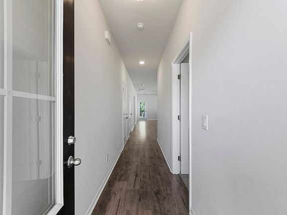 3rd image of 1307 Warrens Way