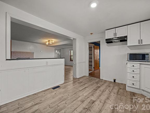 5th image of 2821 Old Fairground Rd