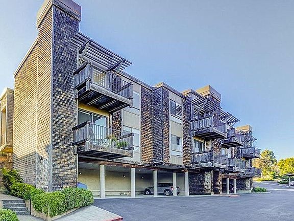 2nd image of 558 Seaver Dr #58