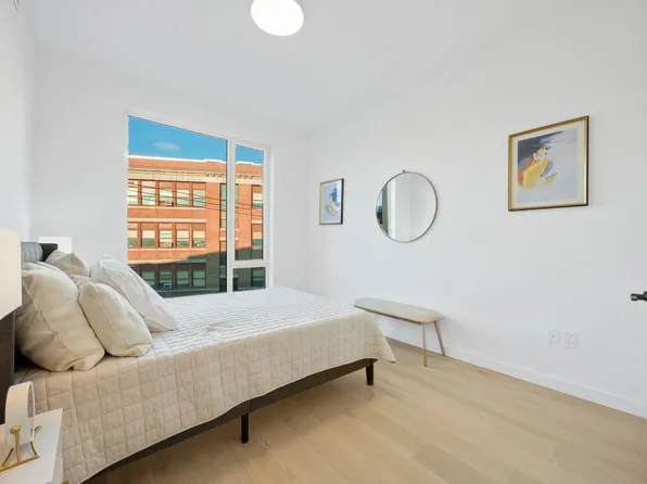 425 3rd Street image 12 of 31