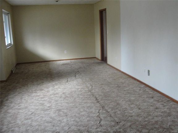 2nd image of 606 N Sherry Dr