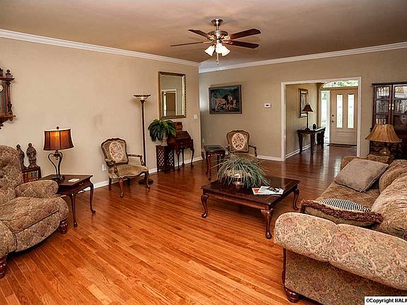 3rd image of 185 Greenlawn Dr
