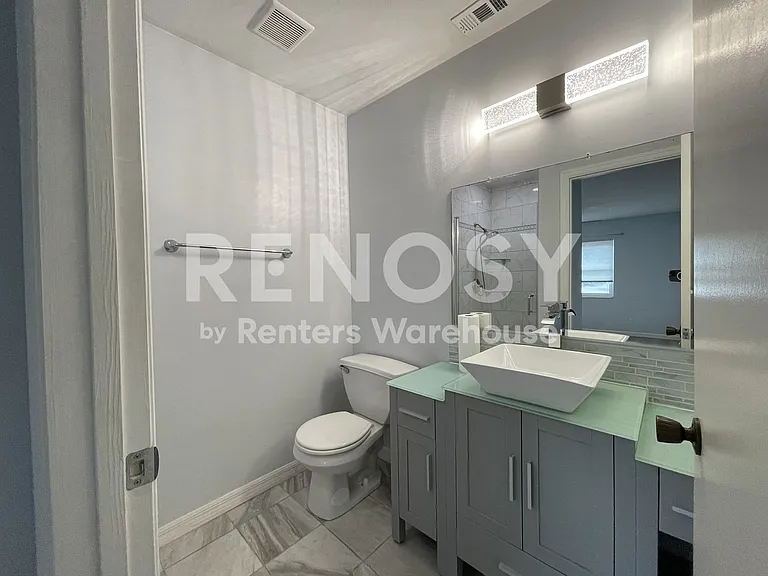 110 Gloucester Blvd #110 — Photo 13