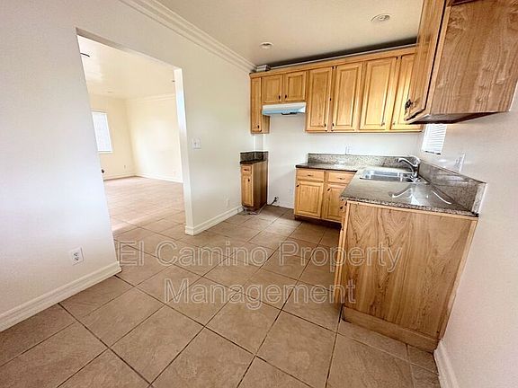 4th image of 11820 Robin St