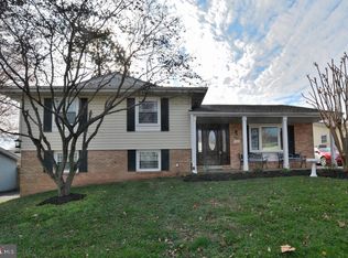 1202 E Kennedy Rd, Sterling, VA 20164