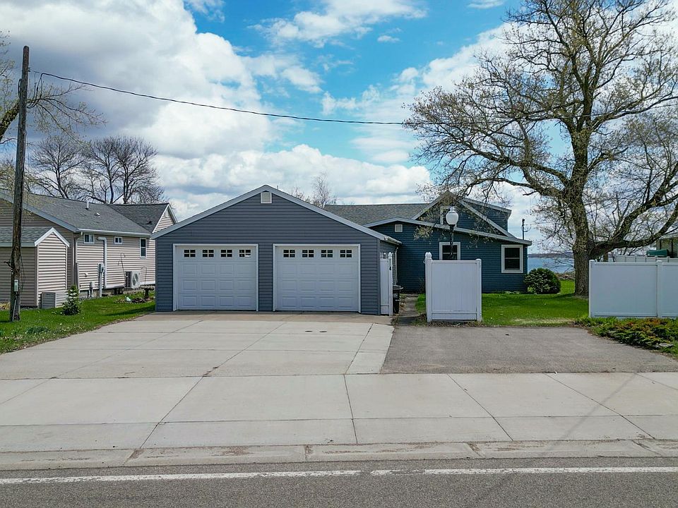 1st image of 804 Lake Shore Dr