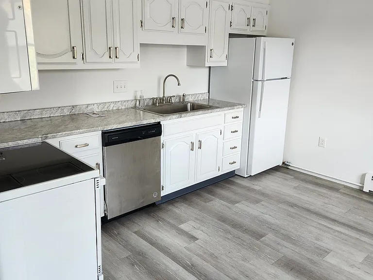 430 Grandview Ave #14 — Photo 5