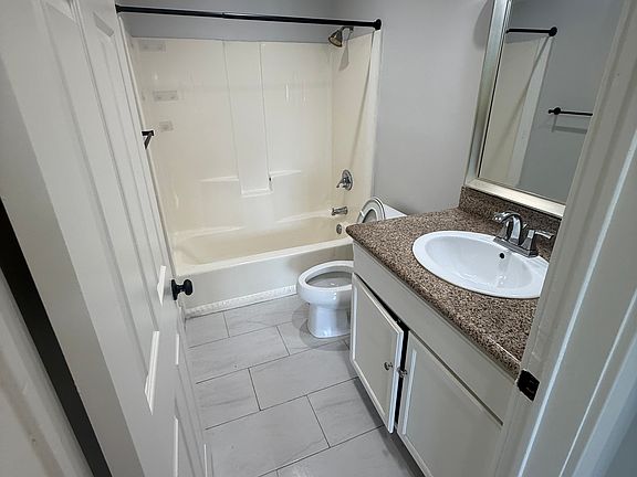 4th image of 111 Cedar Ave APT 3