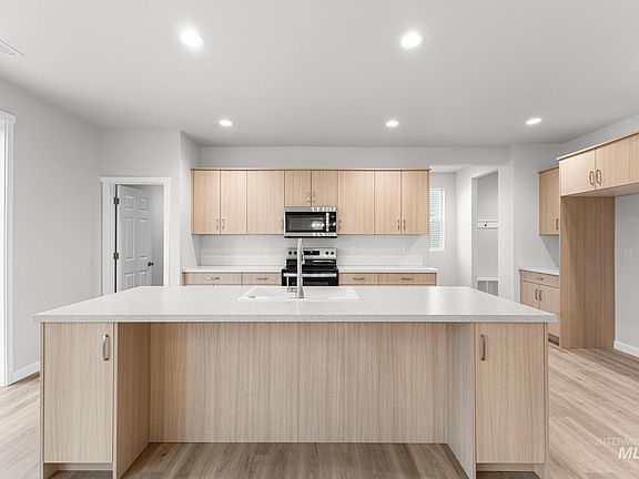 4th image of 3170 S Maple Ranch Way