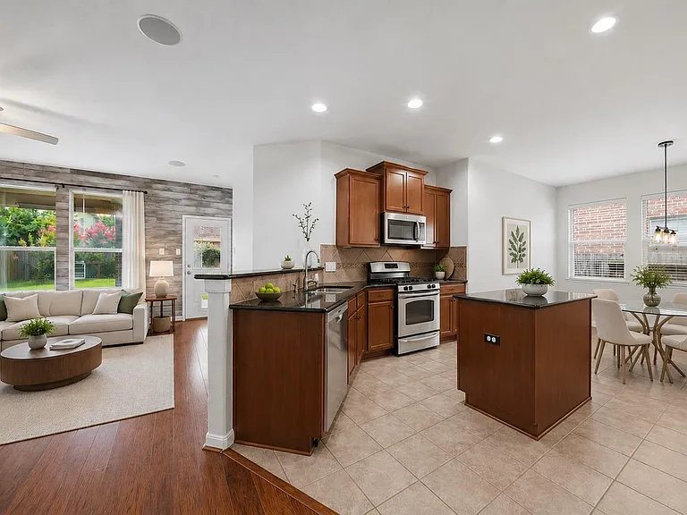 11126 Celano Dr — Photo 17