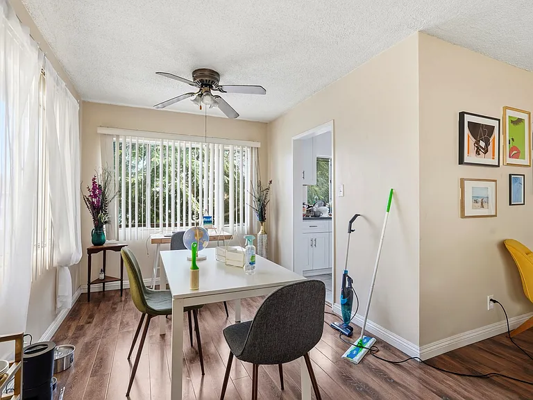 1475 S Wooster St #4 — Photo 2
