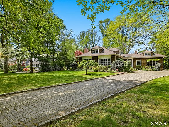 2nd image of 21 Nearwater Lane