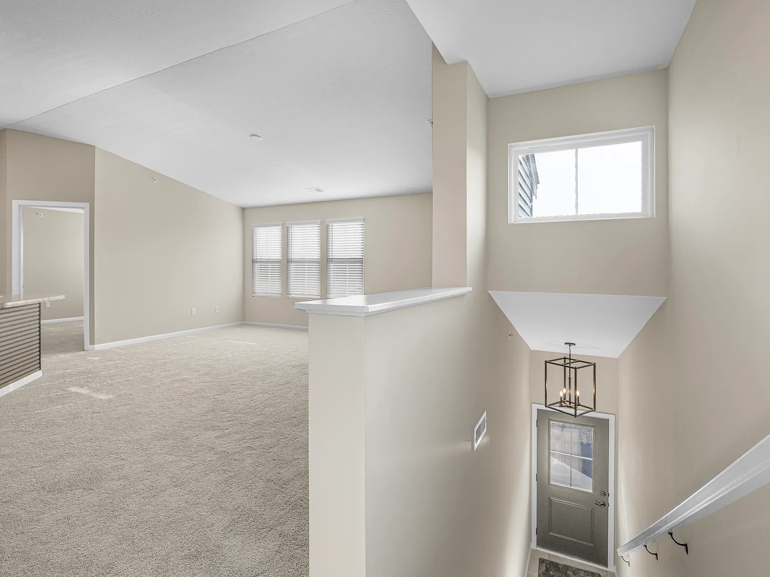 2 bed, 1111 sqft, $2,000 — Photo 2